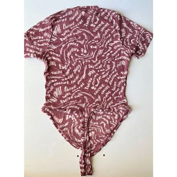 SKIMS Kim Kardashian Plus SUMMER Mesh Raspberry Swirl T-Shirt Bodysuit Size 4X - Picture 7 of 10